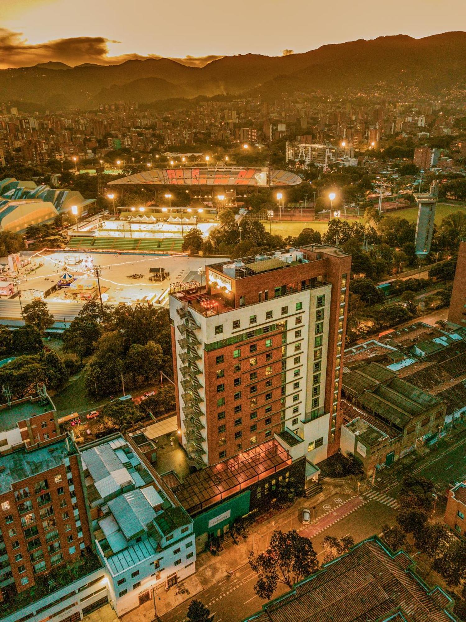 Hotel Tryp Medellin Estadio Exterior foto