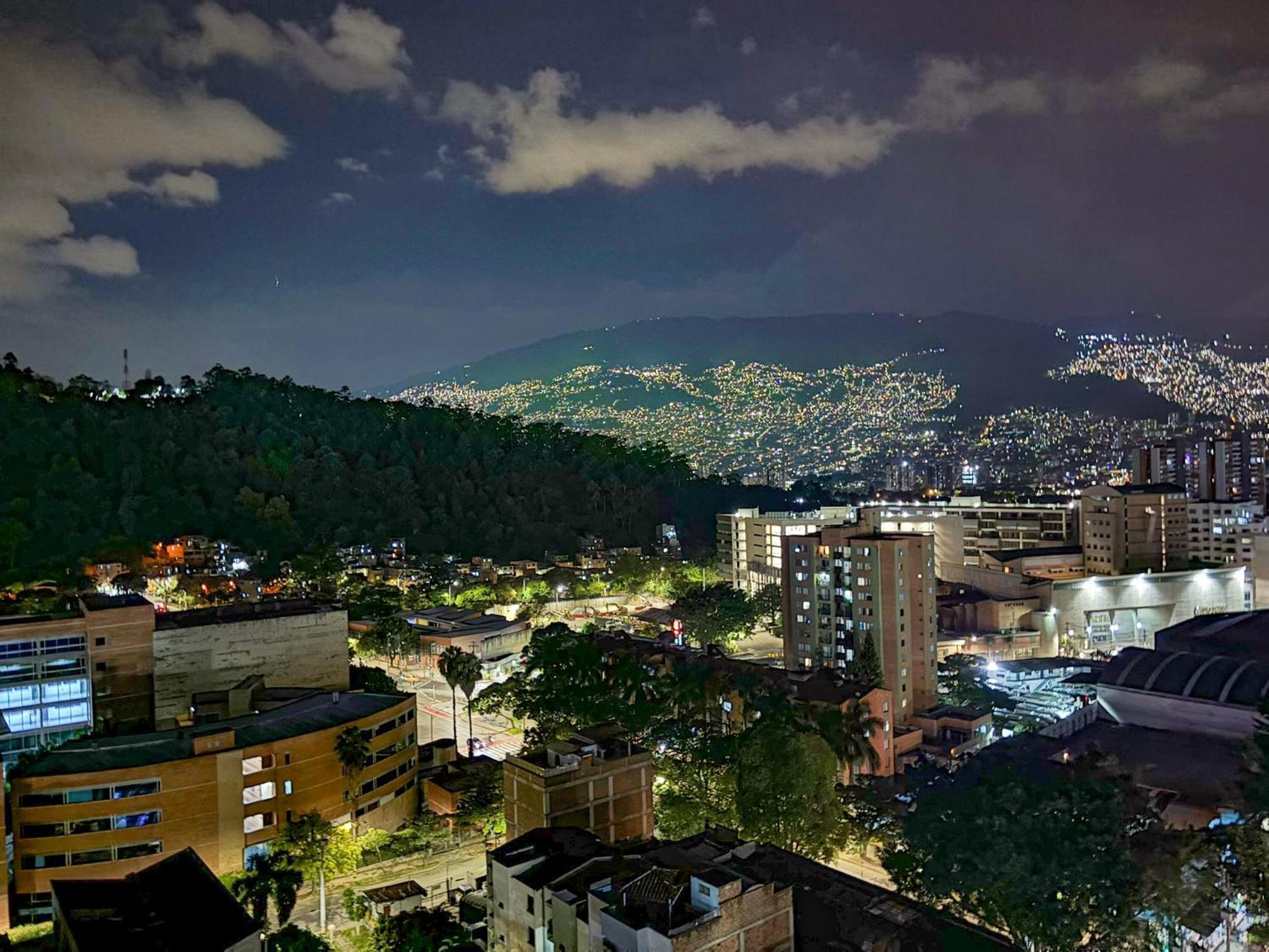 Hotel Tryp Medellin Estadio Exterior foto